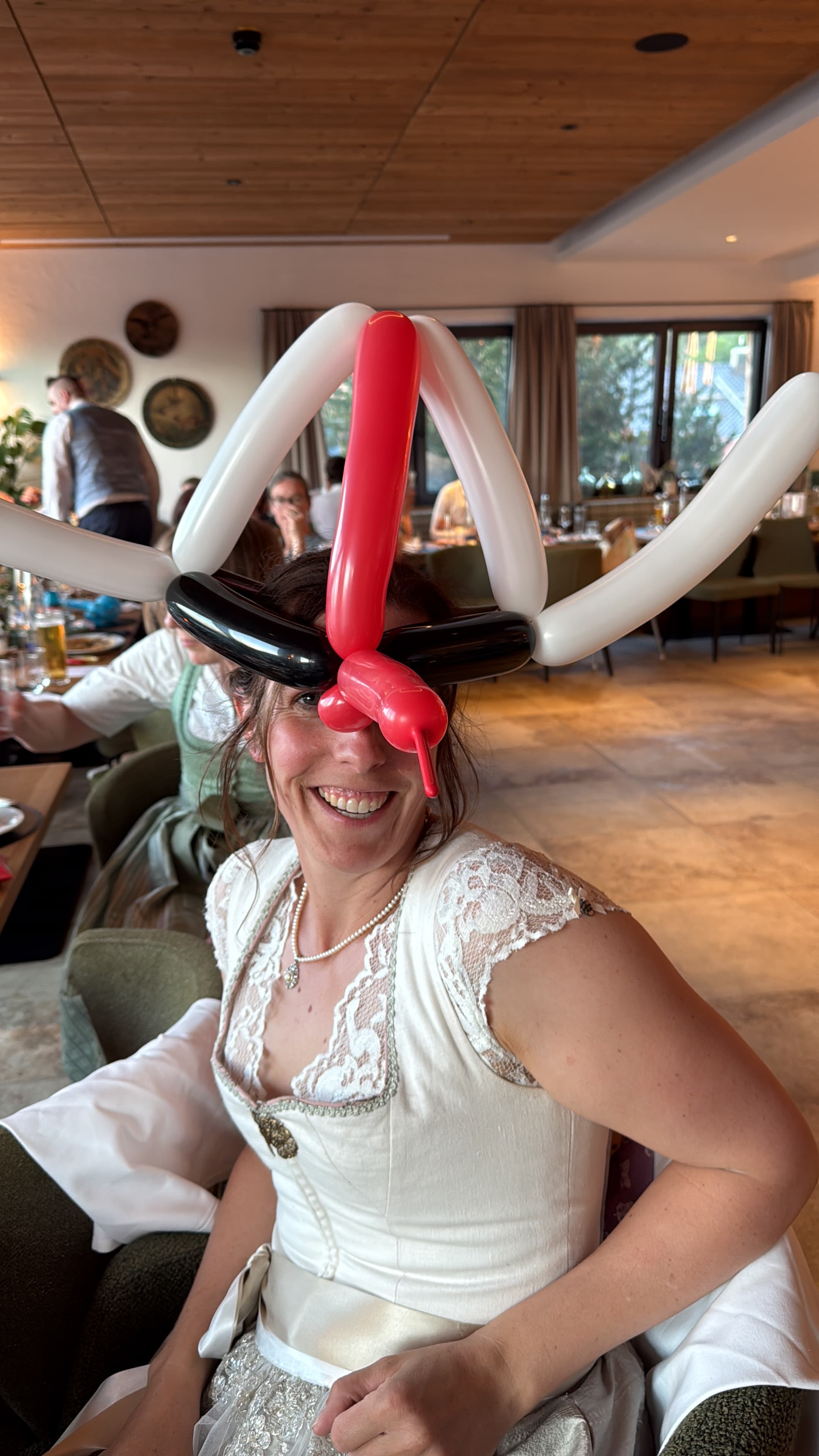 Braut mit Luftballon von DJ Gunar